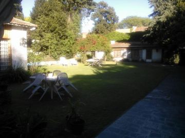 VENTA HURLINGHAM CLASICO CHALET EN BARRIO INGLES 1200 MTS