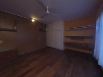 VENTA HURLINGHAM CLASICO CHALET EN BARRIO INGLES 1200 MTS