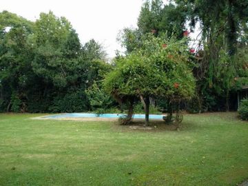 VENTA HURLINGHAM CLASICO CHALET EN BARRIO INGLES 1200 MTS
