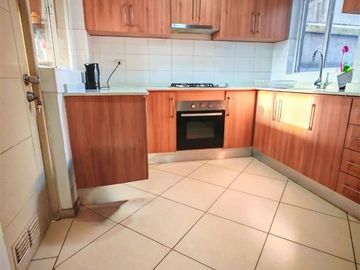CASA PRÁCTICAMENTE NUEVA LISTA PARA HABITAR