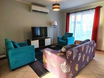 CASA PRÁCTICAMENTE NUEVA LISTA PARA HABITAR