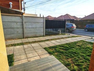 CASA PRÁCTICAMENTE NUEVA LISTA PARA HABITAR