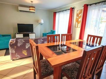 CASA PRÁCTICAMENTE NUEVA LISTA PARA HABITAR