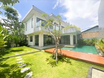 Brand new Freehold villas 3 bedroom in Pererenan Badung Bali
