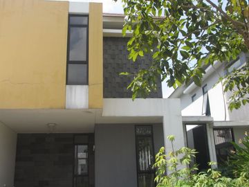 Disewakan Rumah di Lippo Cikarang (Kompleks Summer Bliss)