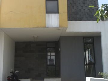 Disewakan Rumah di Lippo Cikarang (Kompleks Summer Bliss)