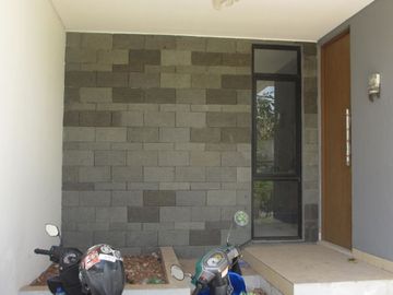 Disewakan Rumah di Lippo Cikarang (Kompleks Summer Bliss)