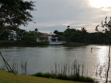 Kavling Siap Bangun view Danau Scarlet The Spring Gading Serpong
