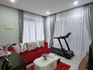 DIJUAL RUMAH ASRI dkt TAMAN at SERENIA HILLS VENTURE BARAT