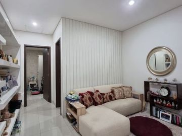 DIJUAL RUMAH ASRI dkt TAMAN at SERENIA HILLS VENTURE BARAT