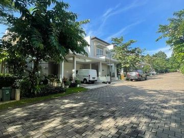 DIJUAL RUMAH ASRI dkt TAMAN at SERENIA HILLS VENTURE BARAT