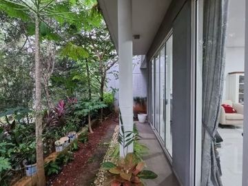 DIJUAL RUMAH ASRI dkt TAMAN at SERENIA HILLS VENTURE BARAT