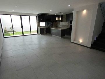 SE VENDE HERMOSA CASA EN FRACCIONAMIENTO