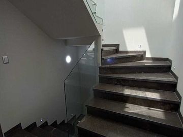 SE VENDE HERMOSA CASA EN FRACCIONAMIENTO