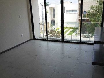 SE VENDE HERMOSA CASA EN FRACCIONAMIENTO