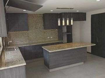 SE VENDE HERMOSA CASA EN FRACCIONAMIENTO