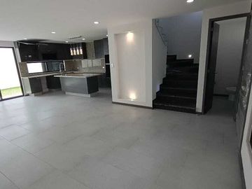 SE VENDE HERMOSA CASA EN FRACCIONAMIENTO