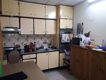 Casa con Departamento en venta en Caseros
