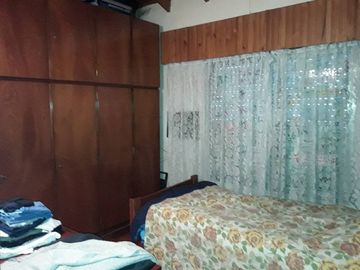 Casa con Departamento en venta en Caseros