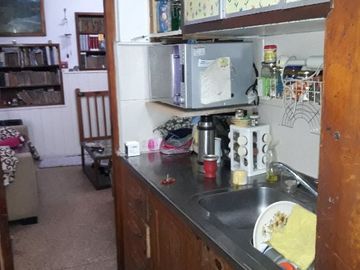 Casa con Departamento en venta en Caseros