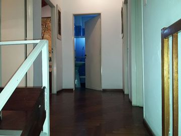 Casa con Departamento en venta en Caseros