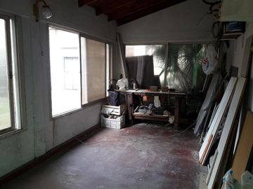 Casa con Departamento en venta en Caseros