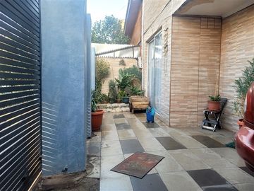 Casa en venta de 4 dorm. en Puente Alto