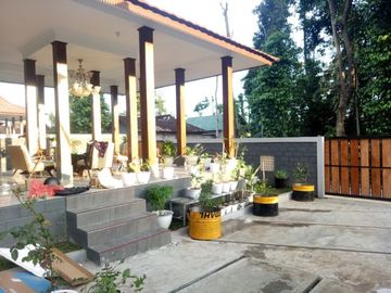 Rumah Tradisional Limasan Utara Candi Prambanan