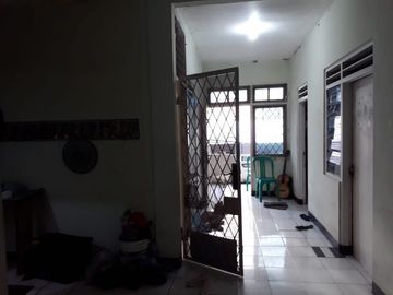 Rumah Kos Jelambar,2 lantai,dibawah NJOP,harga 2,1M nego
