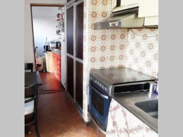 OPORTUNIDAD - Departamento en Venta en Balvanera 4 ambientes, 2 baños 98 m2 al contrafrente + cochera cubierta y baulera - Sarmiento 2100