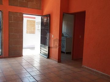 Casa sola en venta en Col 3 de Mayo Municipio Emiliano Zapata Morelos.