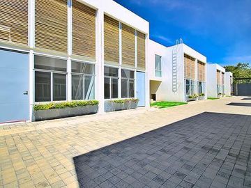 Casa en venta, 3 recámaras, 153 m2.,  alberca, cerca Tec. Mty., Xochitepec, Mor.