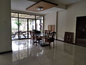 Disewakan Rumah Cantik Bebas Banjir Jalan Rasamala