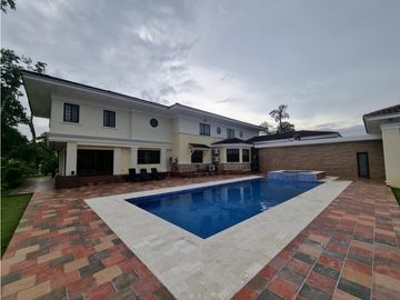 Venta casa en Clayton, Los Senderos de Camino de Cruces