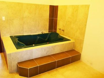 Venta casa rentera, negocio o vivienda, Sector La Viña, Tumbaco