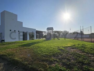 ¡Oportuniad única en un lote para tu casa de campo  en Cañete!