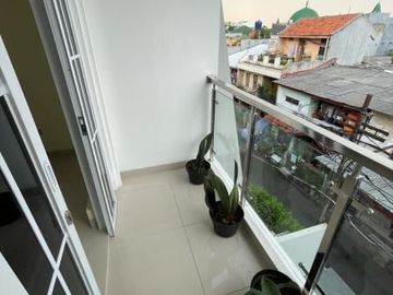 Rumah 3 lantai siap huni di kalibata