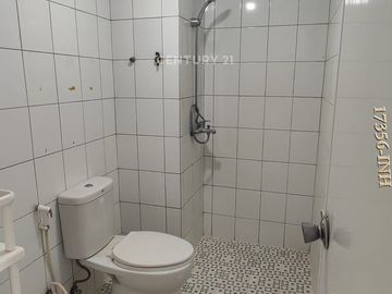 Dijual 1 Unit Apartemen Emerald Dengan View Sekolah British