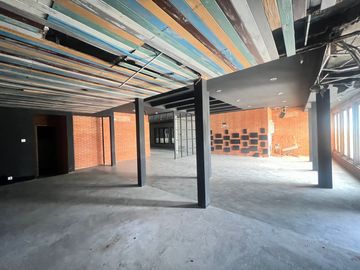 JUAL CEPAT Kantor Ex. Showroom Jl. Raya Diponegoro Surabaya Pusat