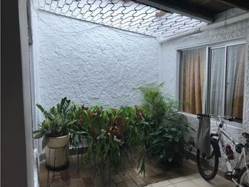 Venta de casa Unifamiliar con aire en La América Medellín