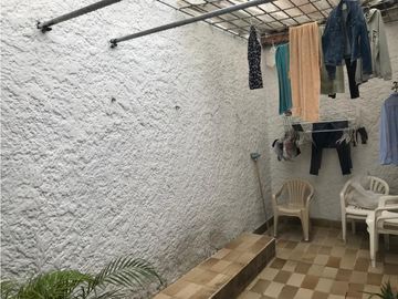 Venta de casa Unifamiliar con aire en La América Medellín