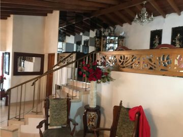 Venta de casa Unifamiliar con aire en La América Medellín