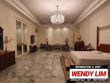 DIJUAL RUMAH di Jl KEMANG DALAM, JAKSEL (BIG and SPACIOUS)