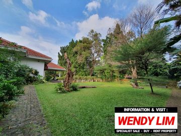 DIJUAL RUMAH di Jl KEMANG DALAM, JAKSEL (BIG and SPACIOUS)
