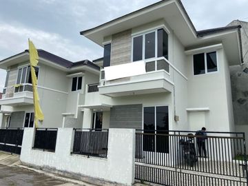 2Lt Rumah Elit Dekat Bandara Adisutjipto!