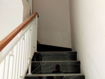 Rumah dijual di Cipedak, Jakarta Selatan.