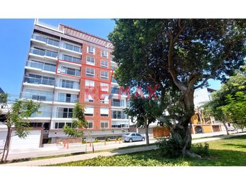 Ubicación: Los Alguaciles 252-246, a una cuadra de la Av. Benavides.
Edificio Parque Gardenias, frente al Parque Gardenias, ideal para quienes disfru