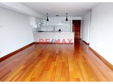 Ubicación: Los Alguaciles 252-246, a una cuadra de la Av. Benavides.
Edificio Parque Gardenias, frente al Parque Gardenias, ideal para quienes disfru