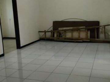 Rumah Luas Murah Bekas Apotik Pinggir Jalan di Cangkuang Soreang