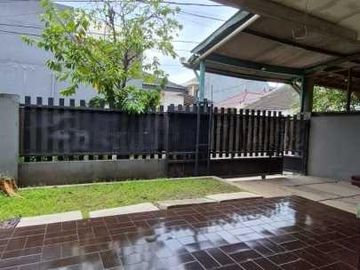 Rumah Terawat Dalam Komplek Cirendeu Dekat MRT